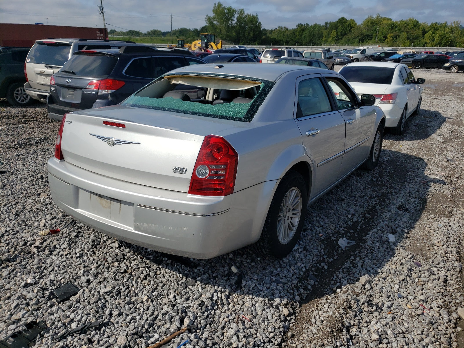 2010 CHRYSLER 300 TOURIN - 2C3CA5CV2AH309047 — photo 4