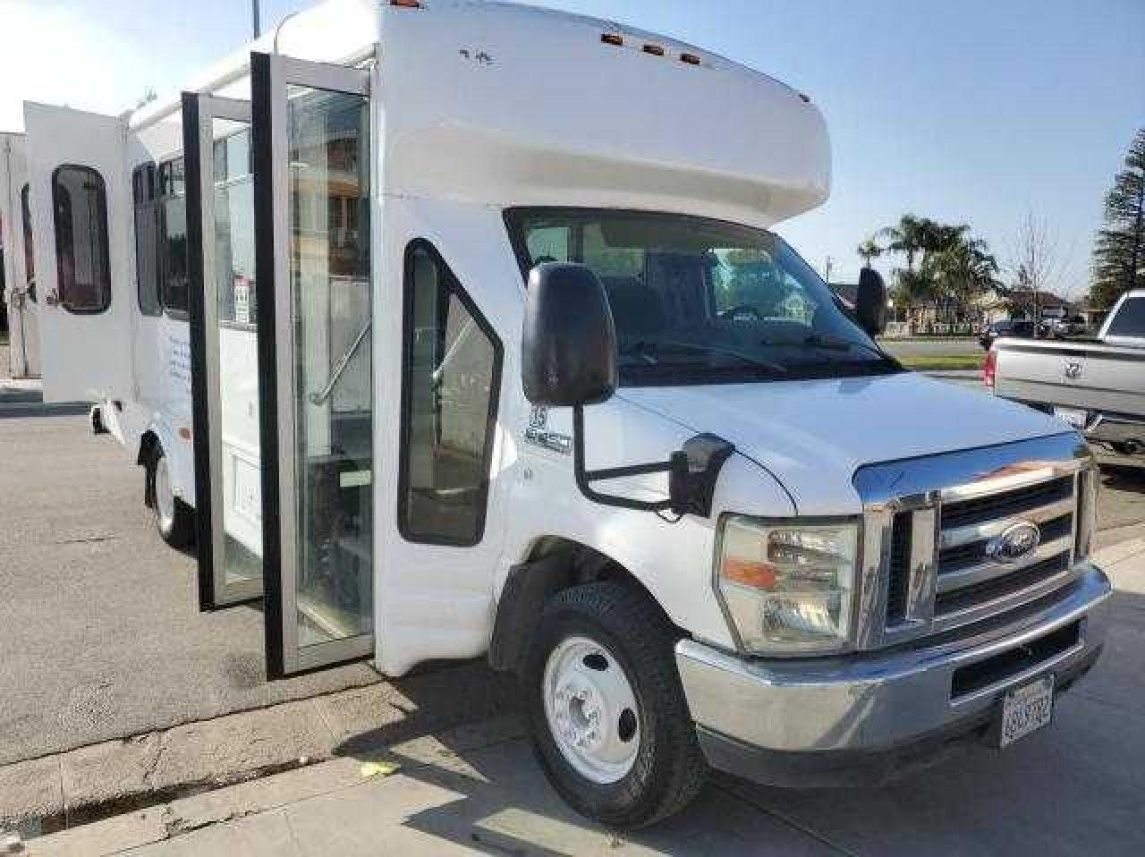 2010 FORD ECONOLINE - 1FDFE4FS6ADB01805 — photo 1
