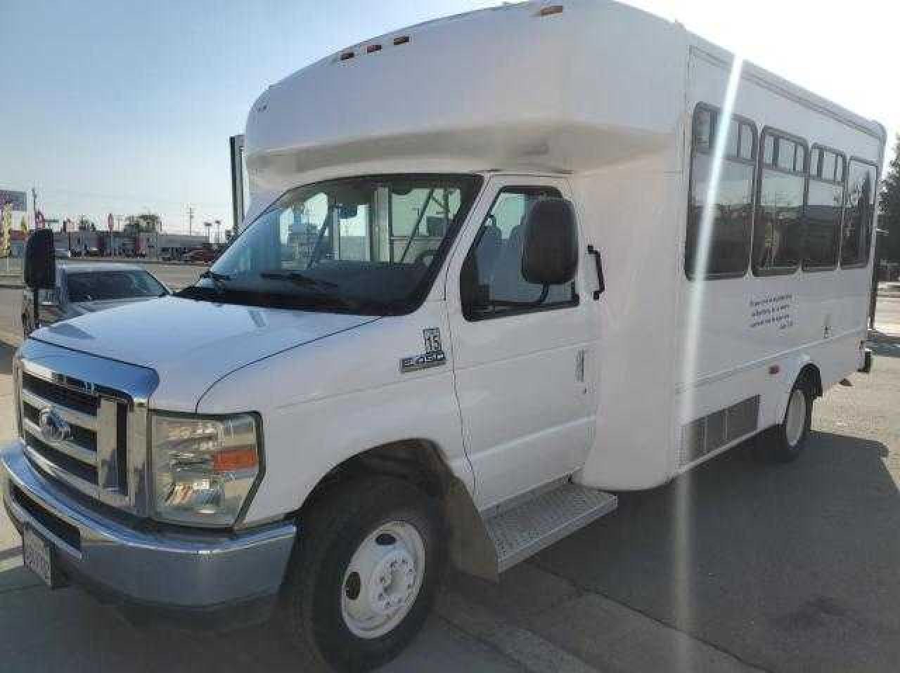 2010 FORD ECONOLINE - 1FDFE4FS6ADB01805 — photo 2
