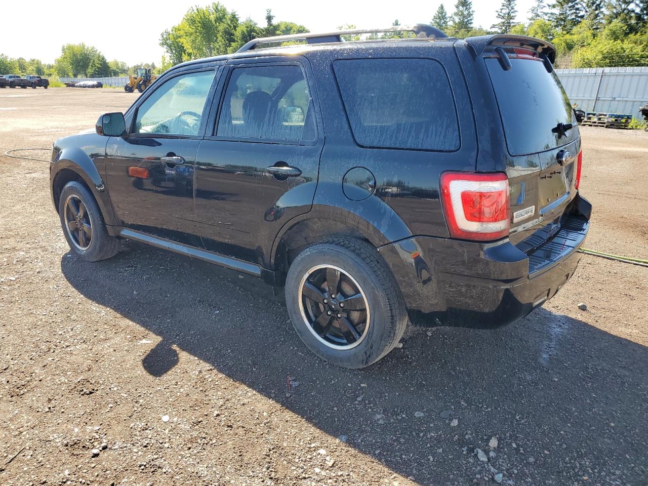 2010 FORD ESCAPE XLT - 1FMCU0DGXAKA51273 — photo 2