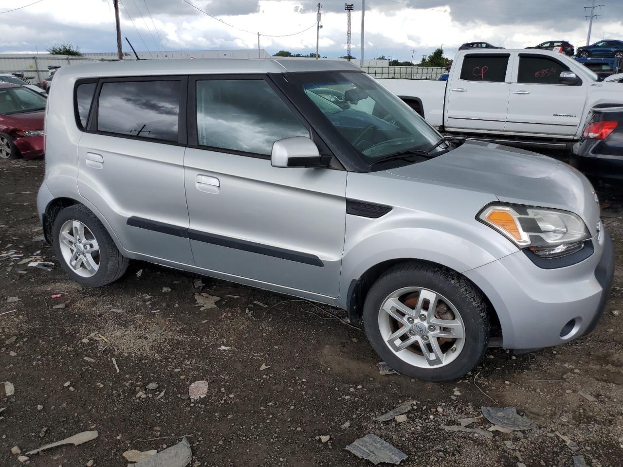 2010 KIA SOUL + - KNDJT2A23A7178209 — photo 4