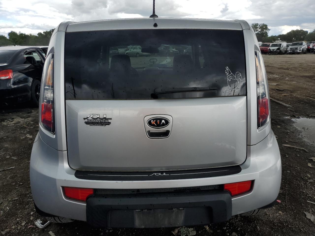 2010 KIA SOUL + - KNDJT2A23A7178209 — photo 6