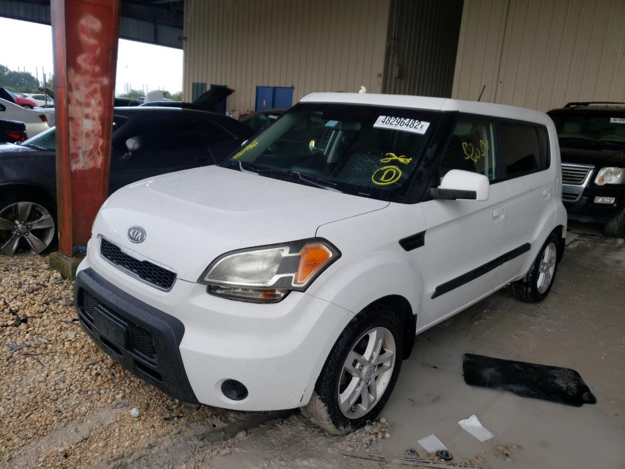 2010 KIA SOUL + - KNDJT2A28A7032856 — photo 2