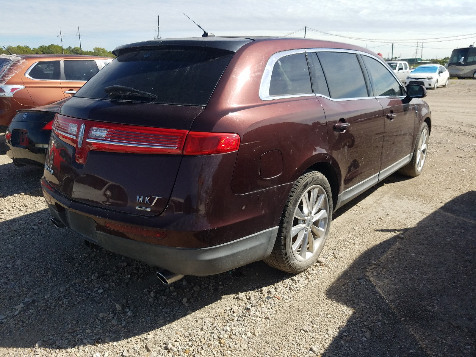 2010 LINCOLN MKT - 2LMHJ5AT9ABJ13970 — photo 4