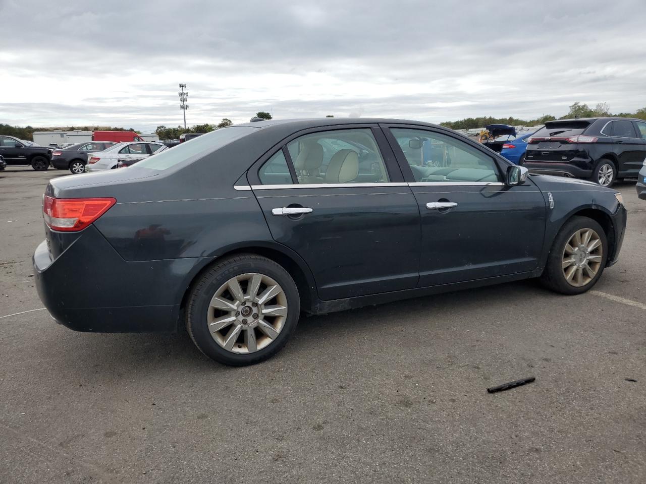 2010 LINCOLN MKZ - 3LNHL2JC7AR753438 — photo 2