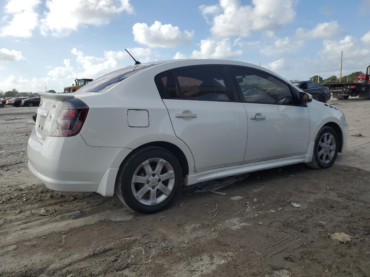 2010 NISSAN SENTRA 2.0 - 3N1AB6AP3AL701622 — photo 3
