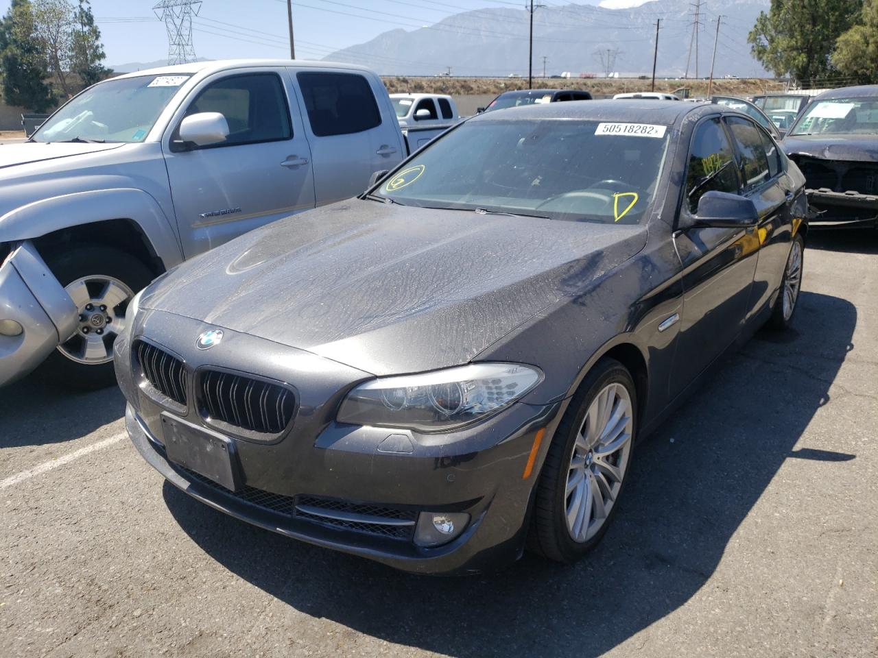 2011 BMW 550 I - WBAFR9C53BC757324 — photo 2