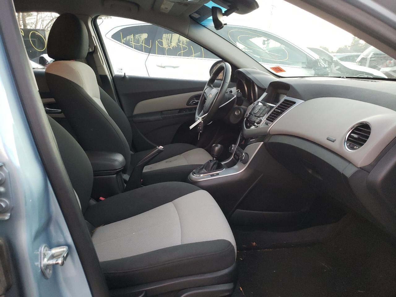 2011 CHEVROLET CRUZE LS - 1G1PD5SH1B7202061 — photo 5
