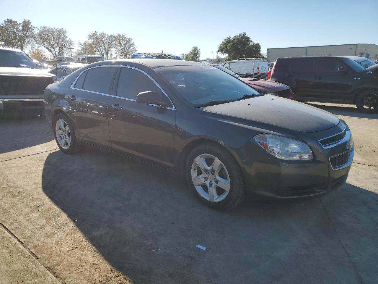 2011 CHEVROLET MALIBU LS - 1G1ZA5E11BF286906 — photo 4