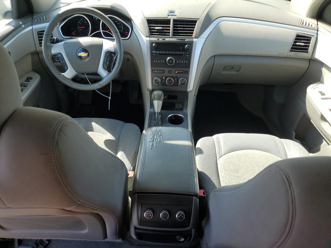 2011 CHEVROLET TRAVERSE L - 1GNKVGED8BJ300842 — photo 8