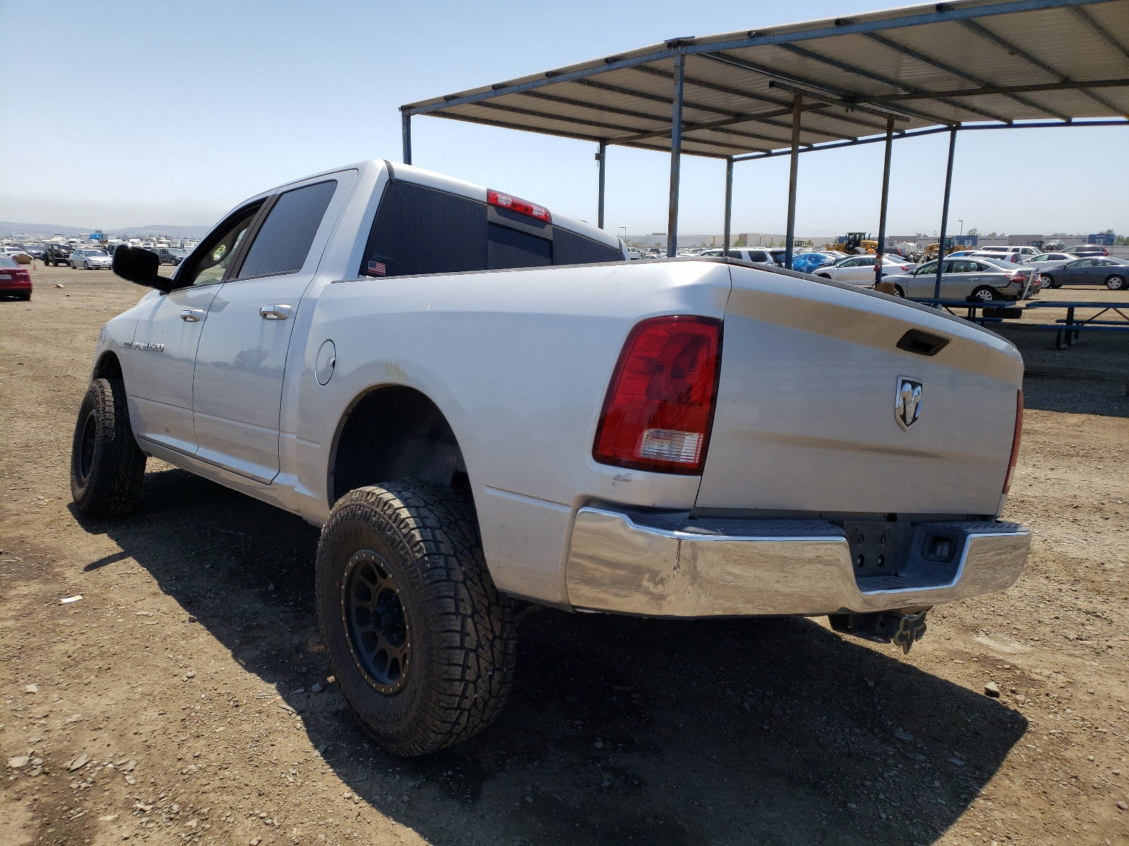 2011 DODGE RAM 1500 - 1D7RB1CT6BS577478 — photo 3