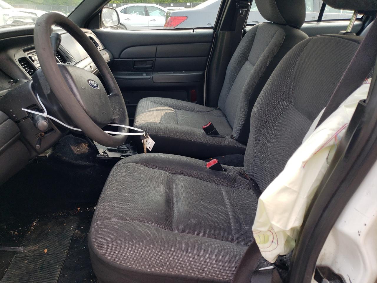 2011 FORD CROWN VICT - 2FABP7BV8BX108589 — photo 7