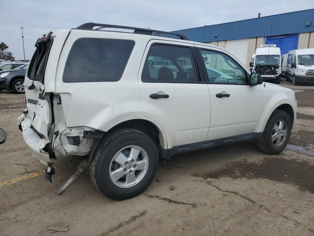 2011 FORD ESCAPE XLT - 1FMCU0D73BKB58702 — photo 3