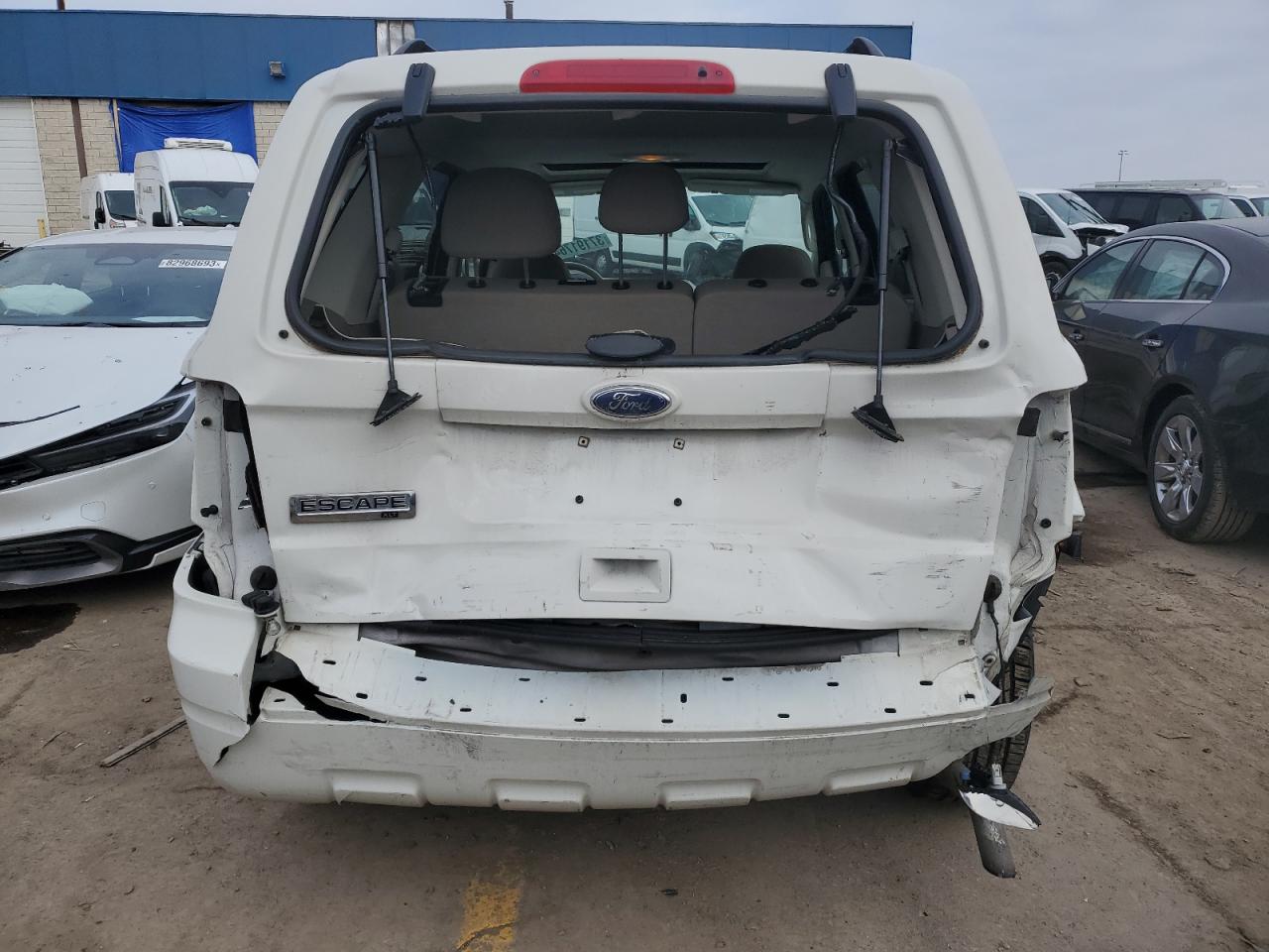 2011 FORD ESCAPE XLT - 1FMCU0D73BKB58702 — photo 6