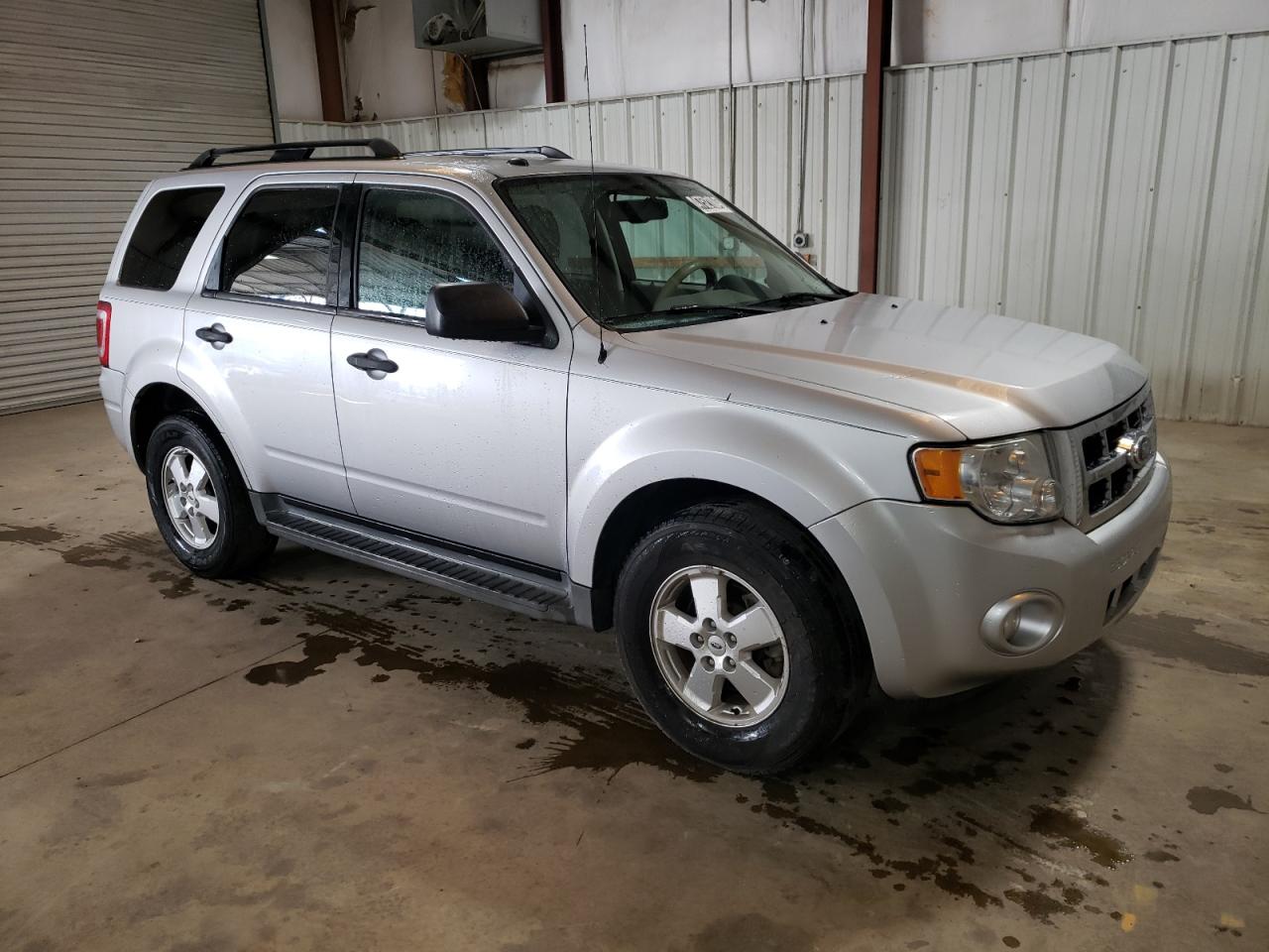 2011 FORD ESCAPE XLT - 1FMCU0DG2BKA60695 — photo 4