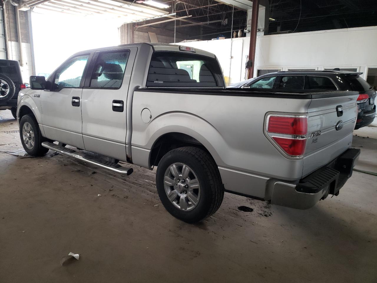2011 FORD F150 SUPER - 1FTFW1CFXBFA32260 — photo 2