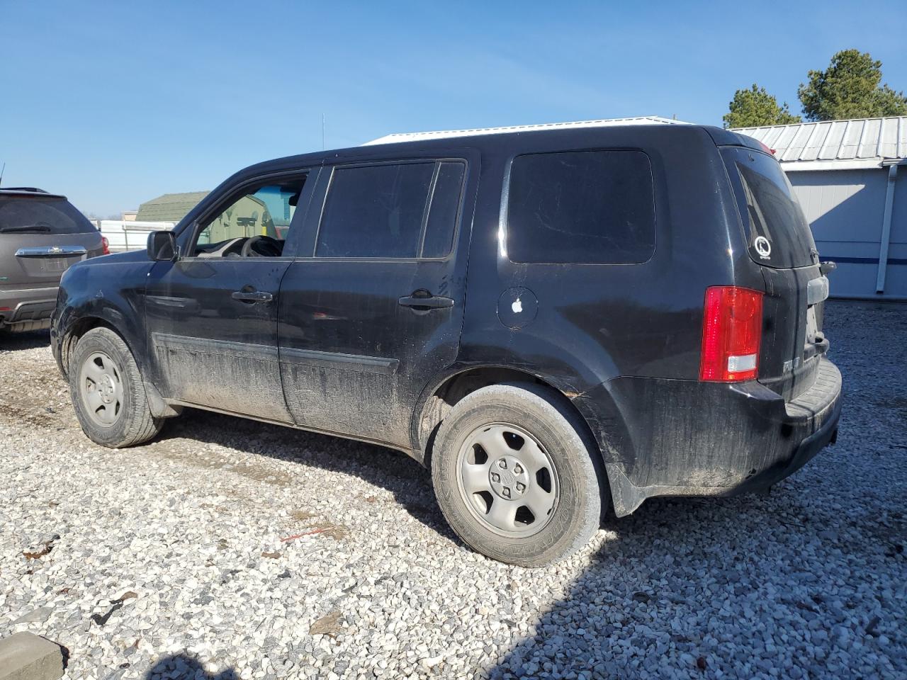 2011 HONDA PILOT LX - 5FNYF3H28BB003144 — photo 2