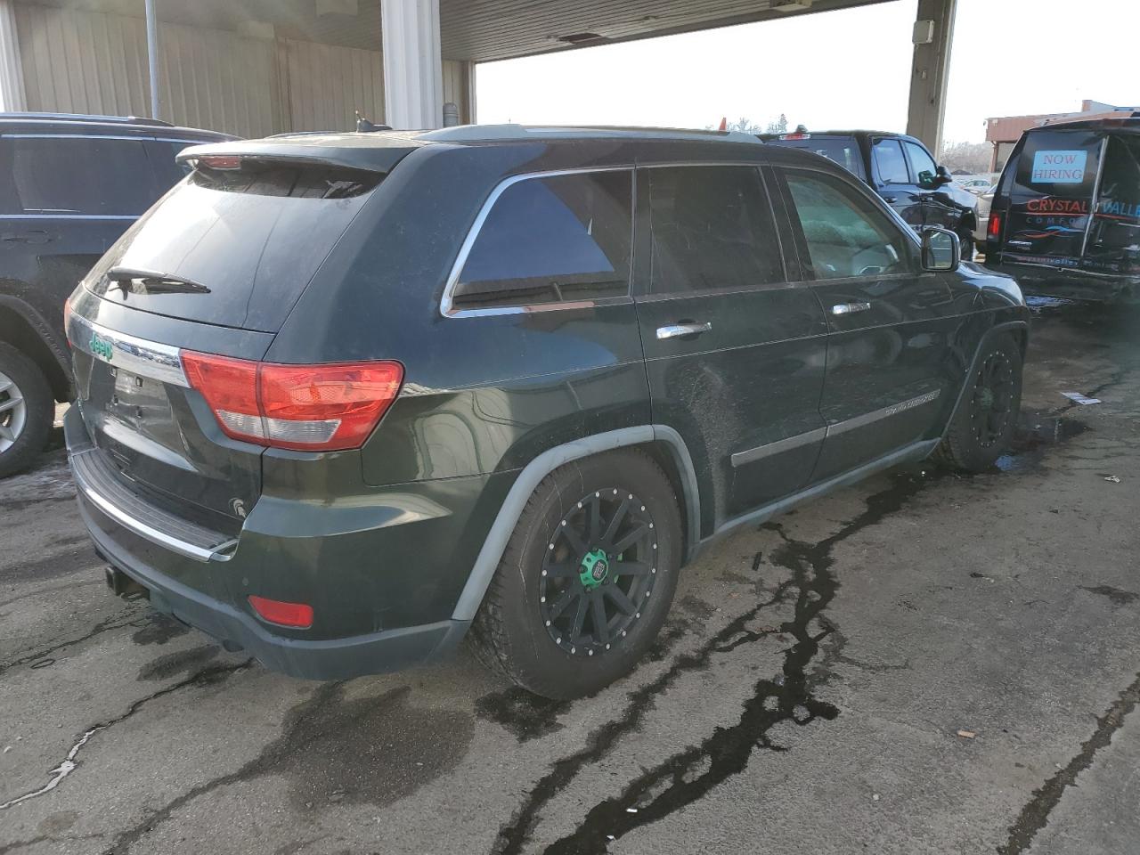 2011 JEEP GRAND CHER - 1J4RR6GT3BC575074 — photo 3