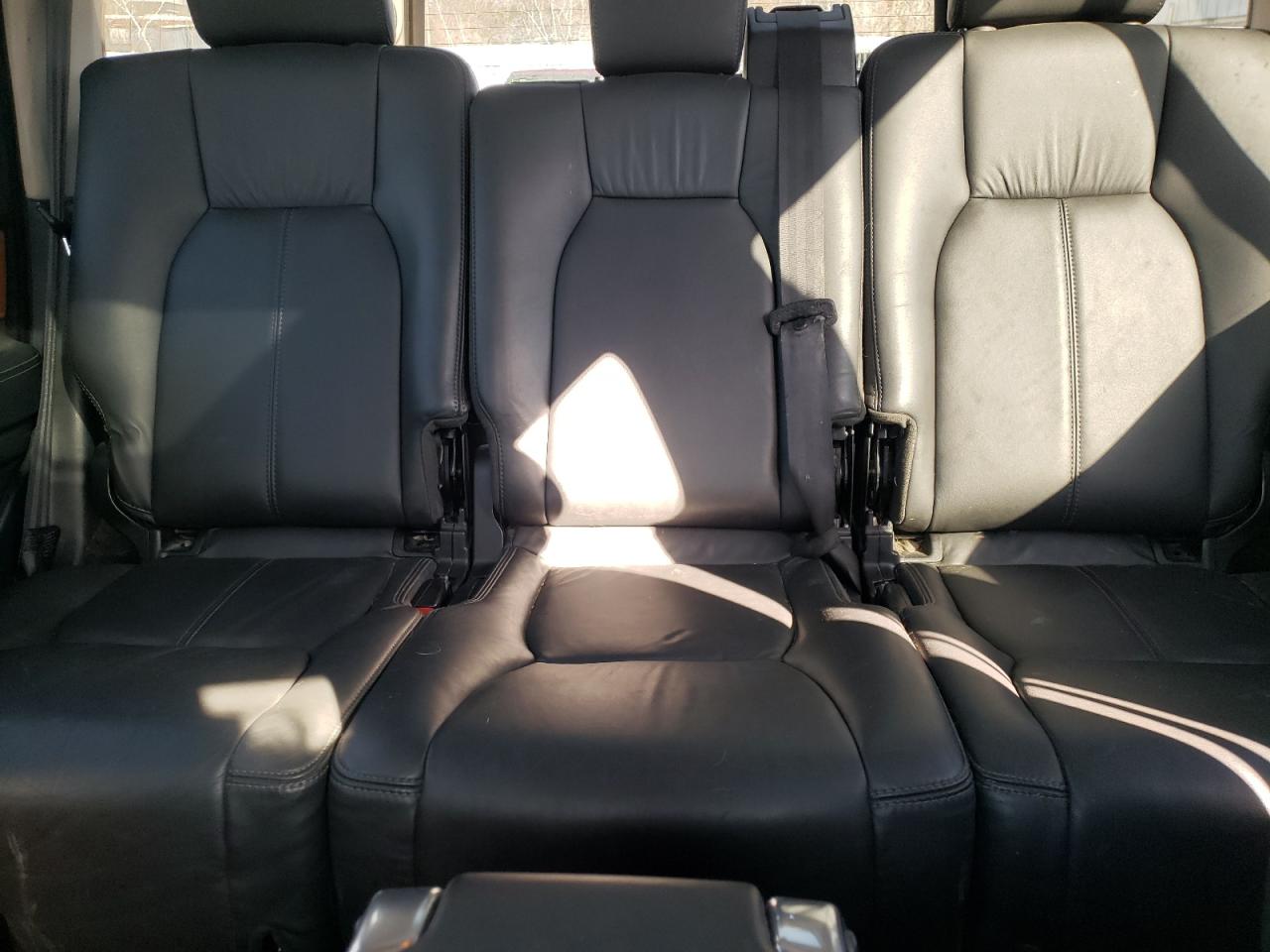 2011 LAND ROVER LR4 HSE LU - SALAK2D41BA596250 — photo 10