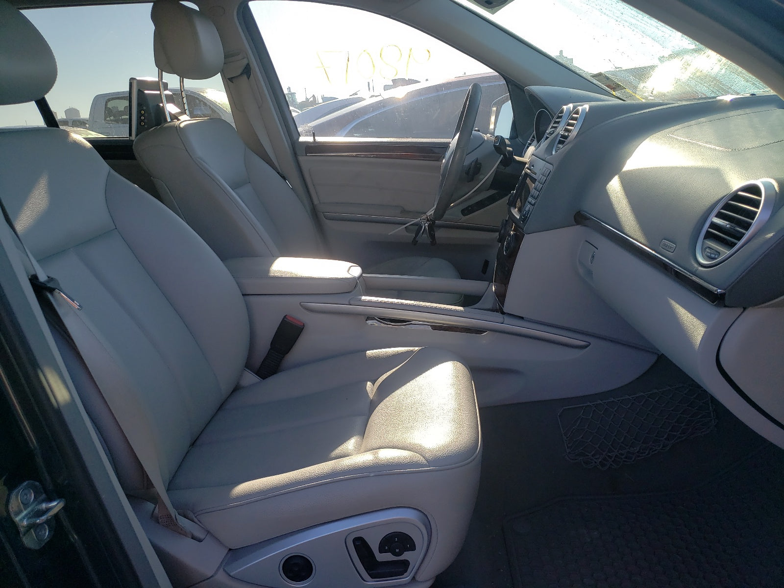 2011 MERCEDES-BENZ GL 450 4MA - 4JGBF7BEXBA704708 — photo 4