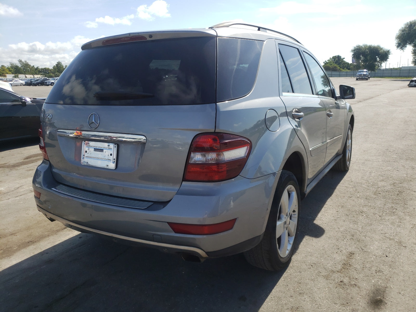 2011 MERCEDES-BENZ ML 350 - 4JGBB5GB4BA746452 — photo 4