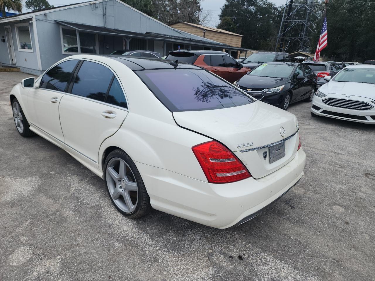 2011 MERCEDES-BENZ S 550 - WDDNG7BB5BA393067 — photo 3