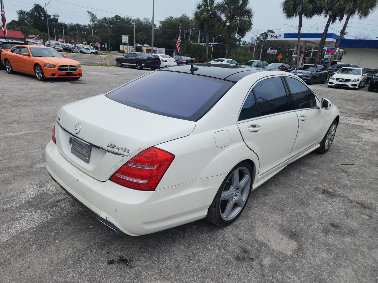 2011 MERCEDES-BENZ S 550 - WDDNG7BB5BA393067 — photo 4