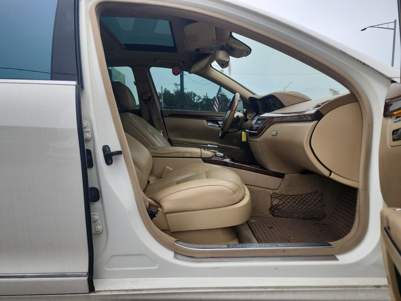 2011 MERCEDES-BENZ S 550 - WDDNG7BB5BA393067 — photo 5