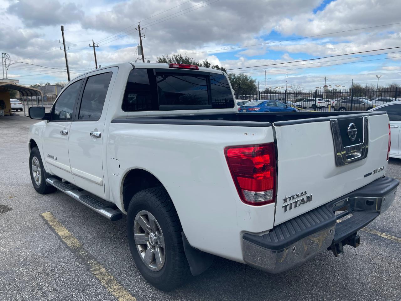 2011 NISSAN TITAN S - 1N6BA0ECXBN307641 — photo 3