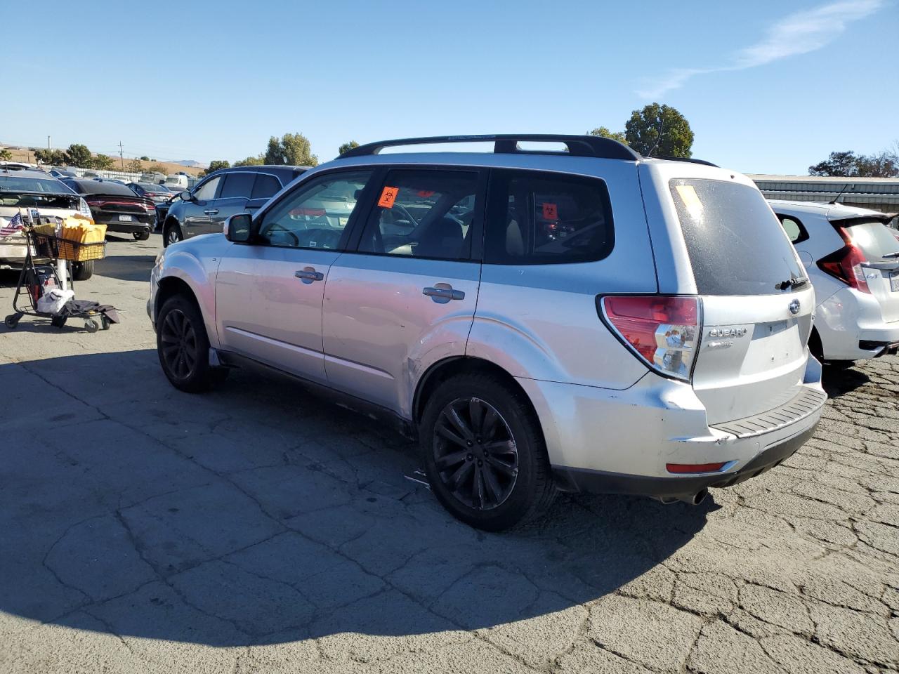 2011 SUBARU FORESTER L - JF2SHAEC4BH706582 — photo 2