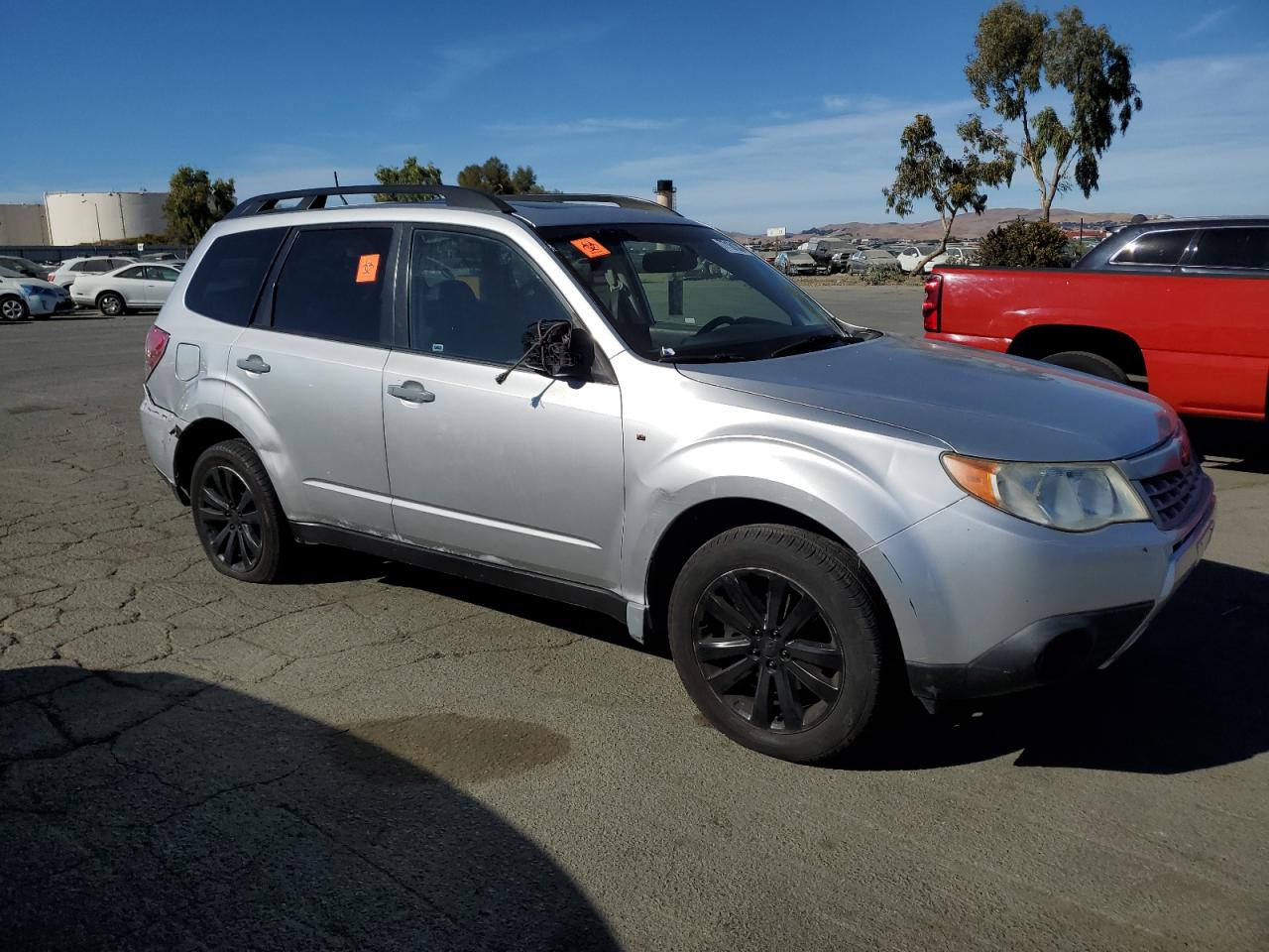 2011 SUBARU FORESTER L - JF2SHAEC4BH706582 — photo 4