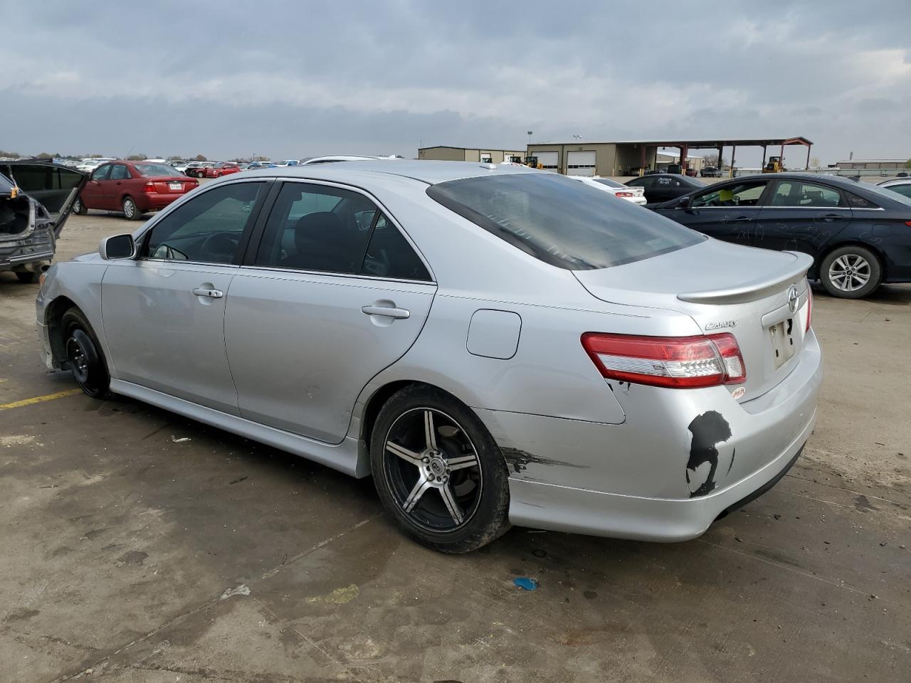 2011 TOYOTA CAMRY BASE - 4T1BF3EK5BU205470 — photo 2