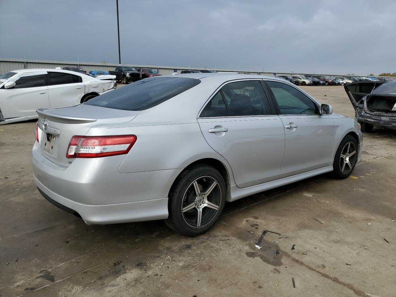 2011 TOYOTA CAMRY BASE - 4T1BF3EK5BU205470 — photo 3