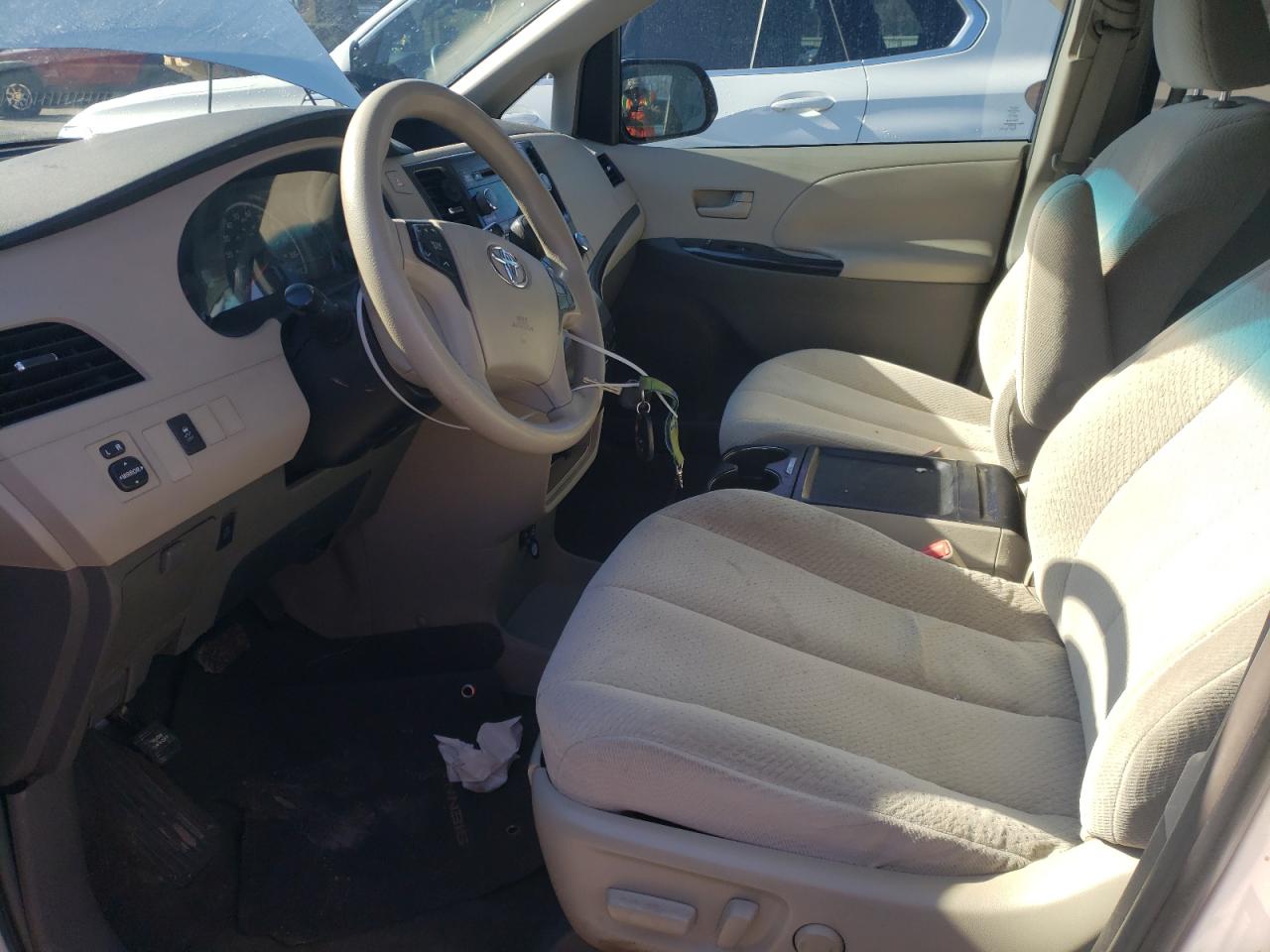2011 TOYOTA SIENNA LE - 5TDKK3DC8BS094122 — photo 6