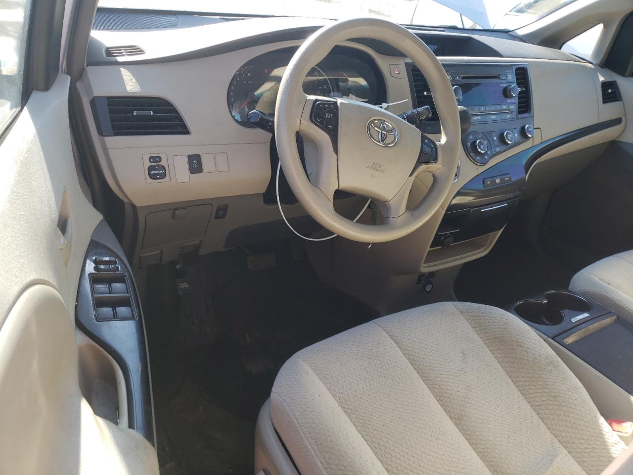 2011 TOYOTA SIENNA LE - 5TDKK3DC8BS094122 — photo 7