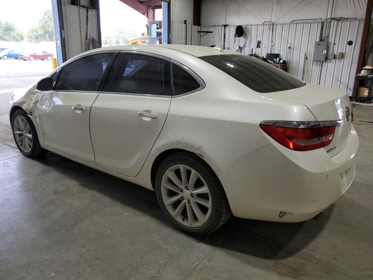 2012 BUICK VERANO CON - 1G4PR5SK0C4134659 — photo 2