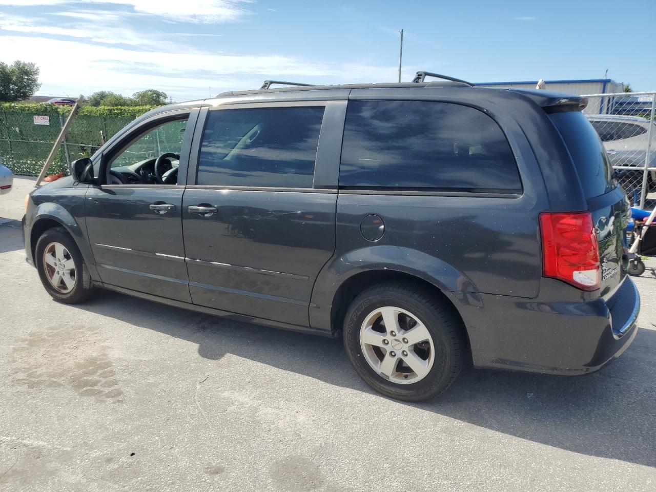 2012 DODGE GRAND CARA - 2C4RDGCG5CR274138 — photo 2