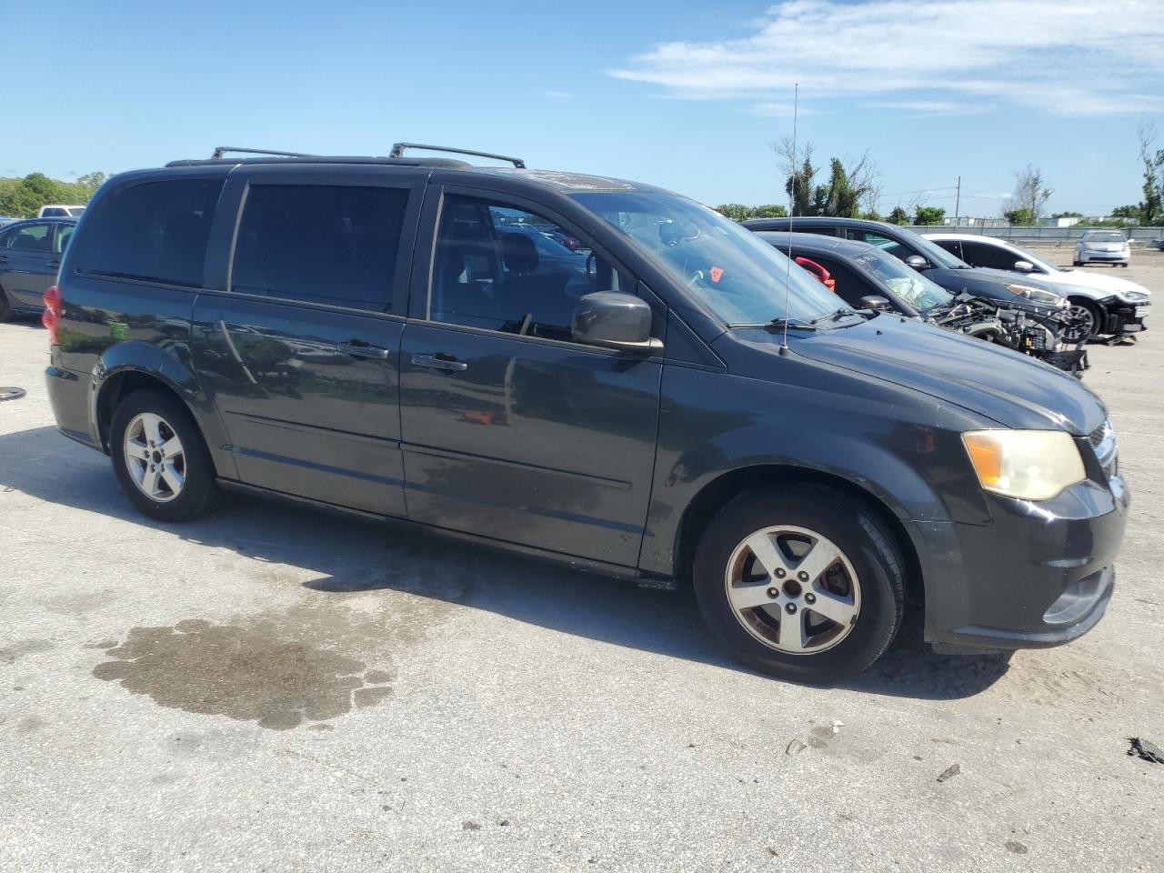 2012 DODGE GRAND CARA - 2C4RDGCG5CR274138 — photo 4