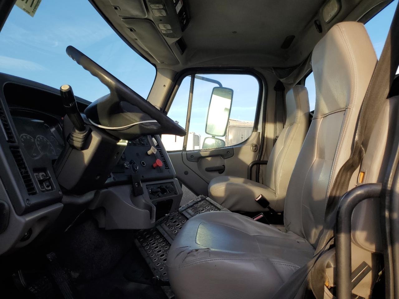 2012 FREIGHTLINER M2 112 MED - 1FUJC5DX7CHBR9064 — photo 5