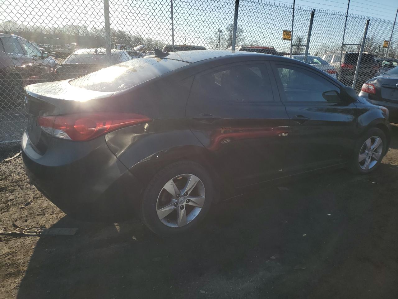 2012 HYUNDAI ELANTRA GL - 5NPDH4AE9CH100861 — photo 3