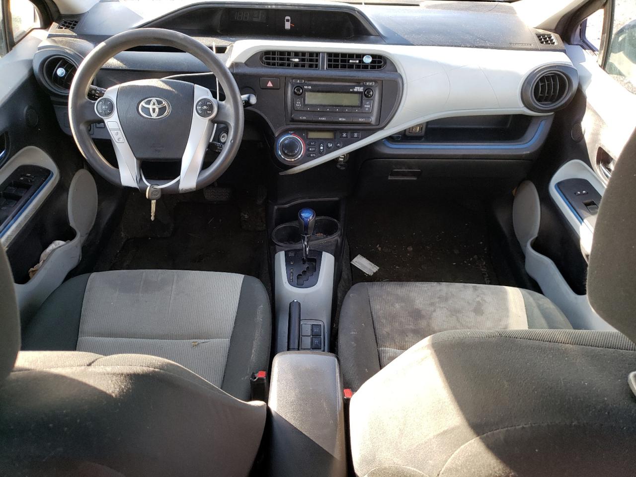 2012 TOYOTA PRIUS C - JTDKDTB33C1524764 — photo 8