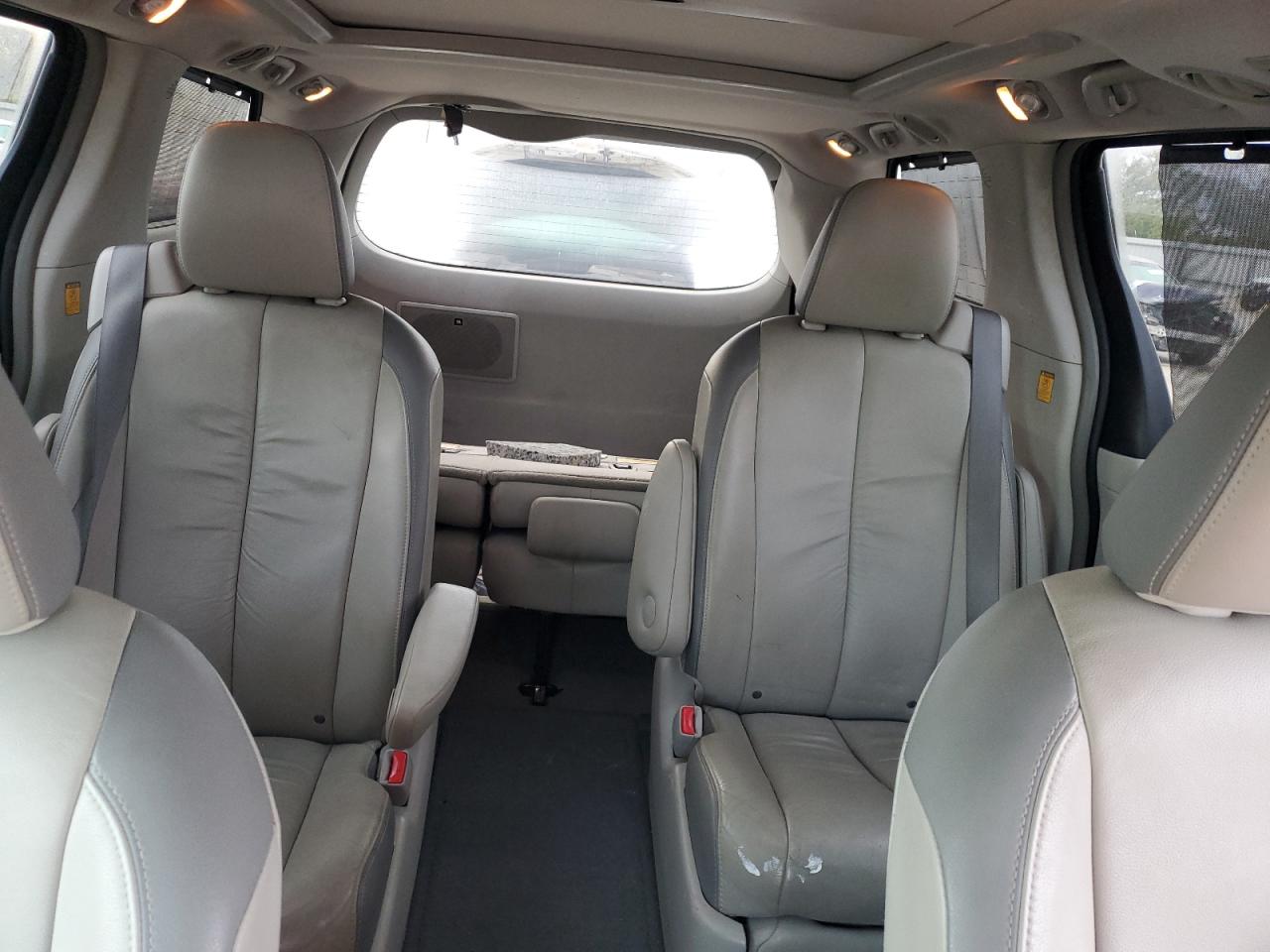 2012 TOYOTA SIENNA XLE - 5TDDK3DC8CS035694 — photo 10