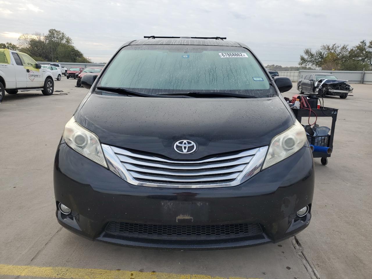 2012 TOYOTA SIENNA XLE - 5TDDK3DC8CS035694 — photo 5