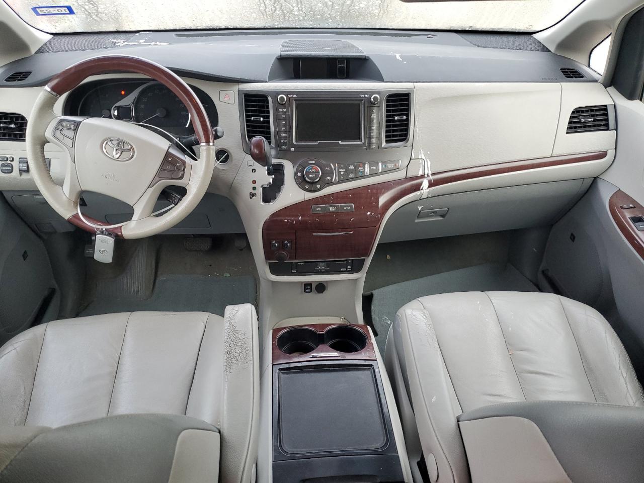 2012 TOYOTA SIENNA XLE - 5TDDK3DC8CS035694 — photo 8