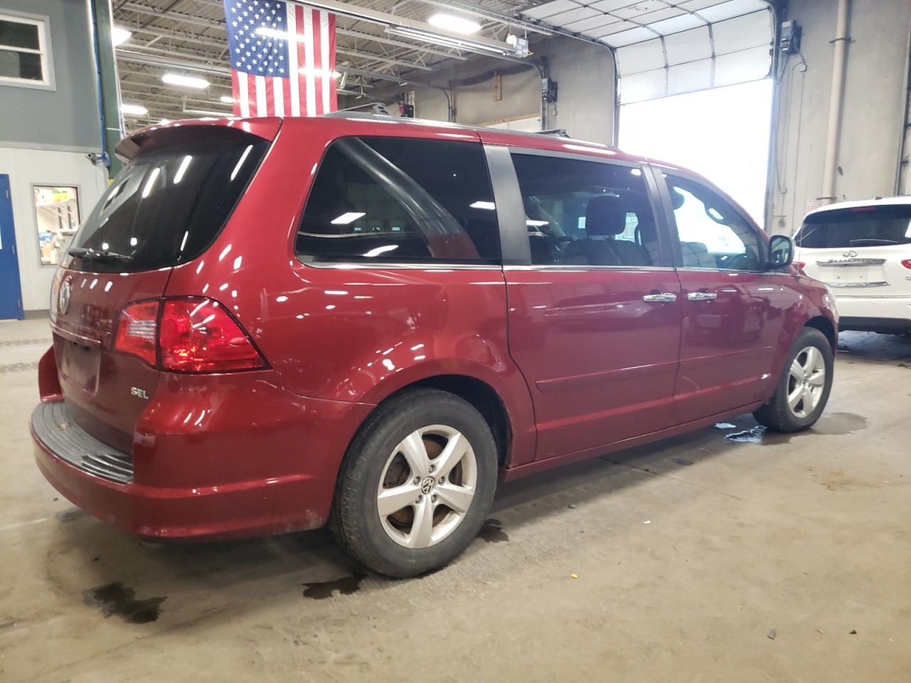 2012 VOLKSWAGEN ROUTAN SEL - 2C4RVADG9CR353885 — photo 3
