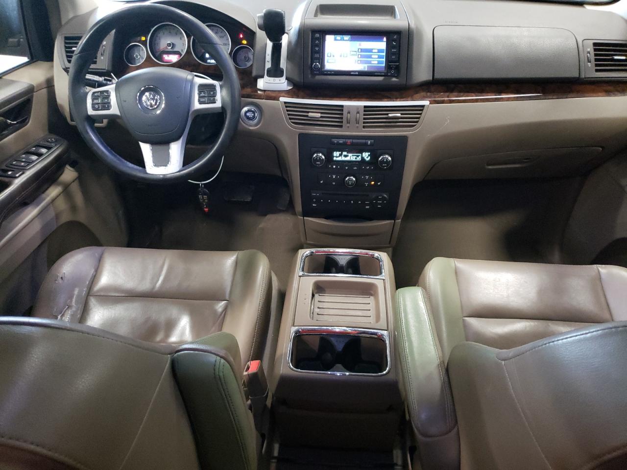 2012 VOLKSWAGEN ROUTAN SEL - 2C4RVADG9CR353885 — photo 8