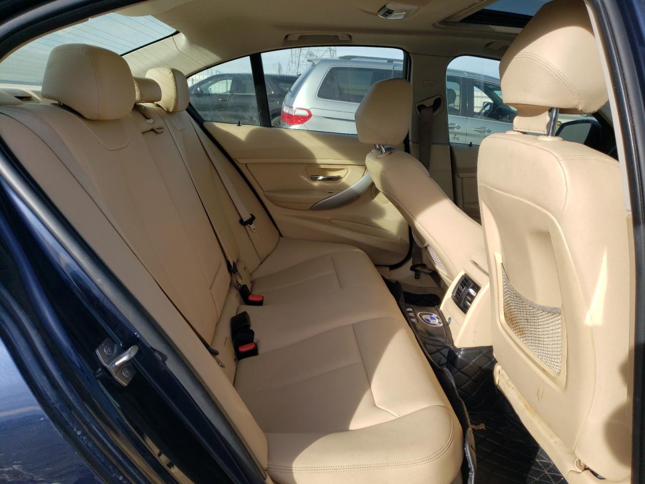 2013 BMW 328 I - WBA3A5C50DF353725 — photo 10