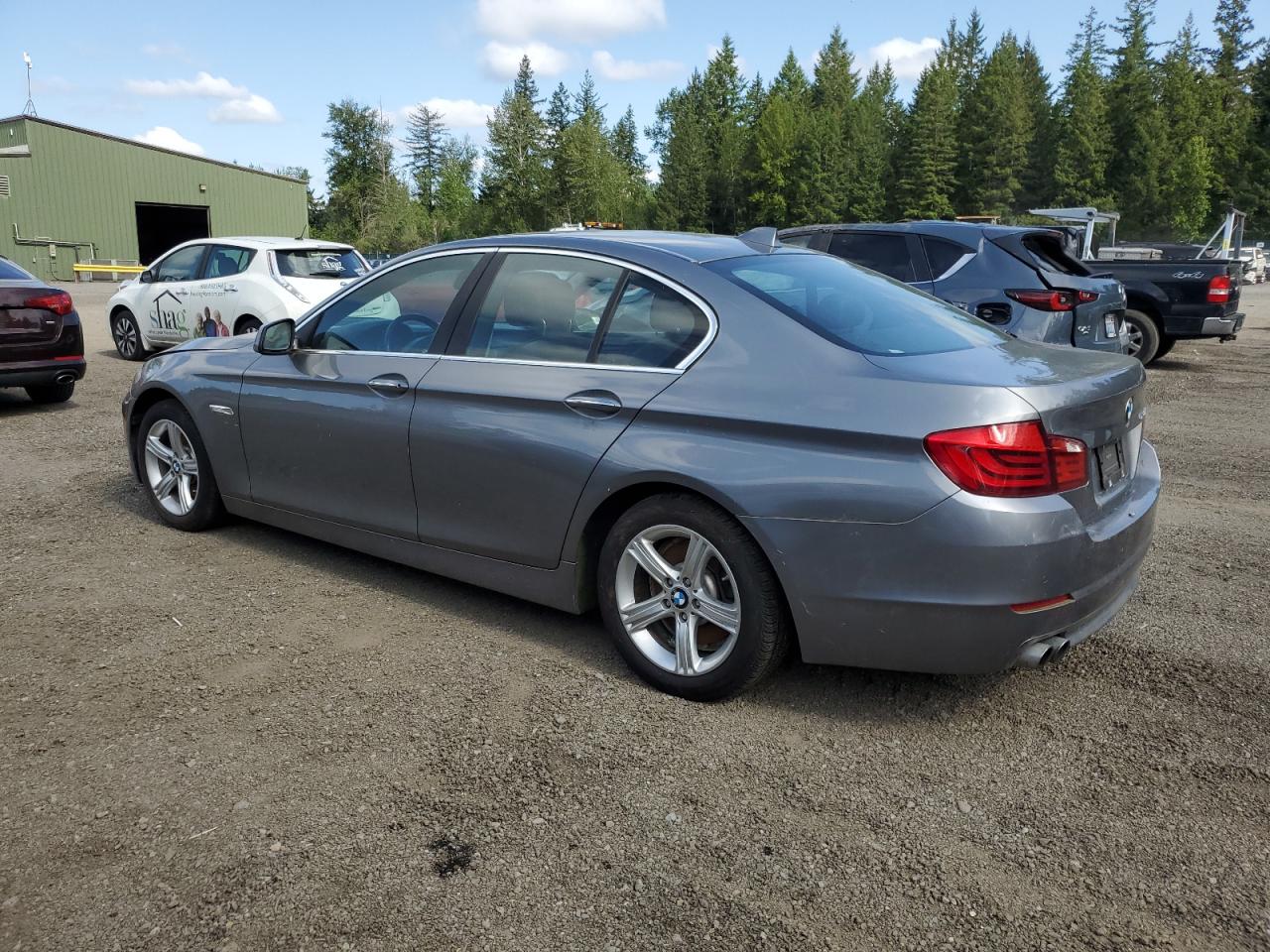 2013 BMW 528 I - WBAXG5C58DDY37783 — photo 2