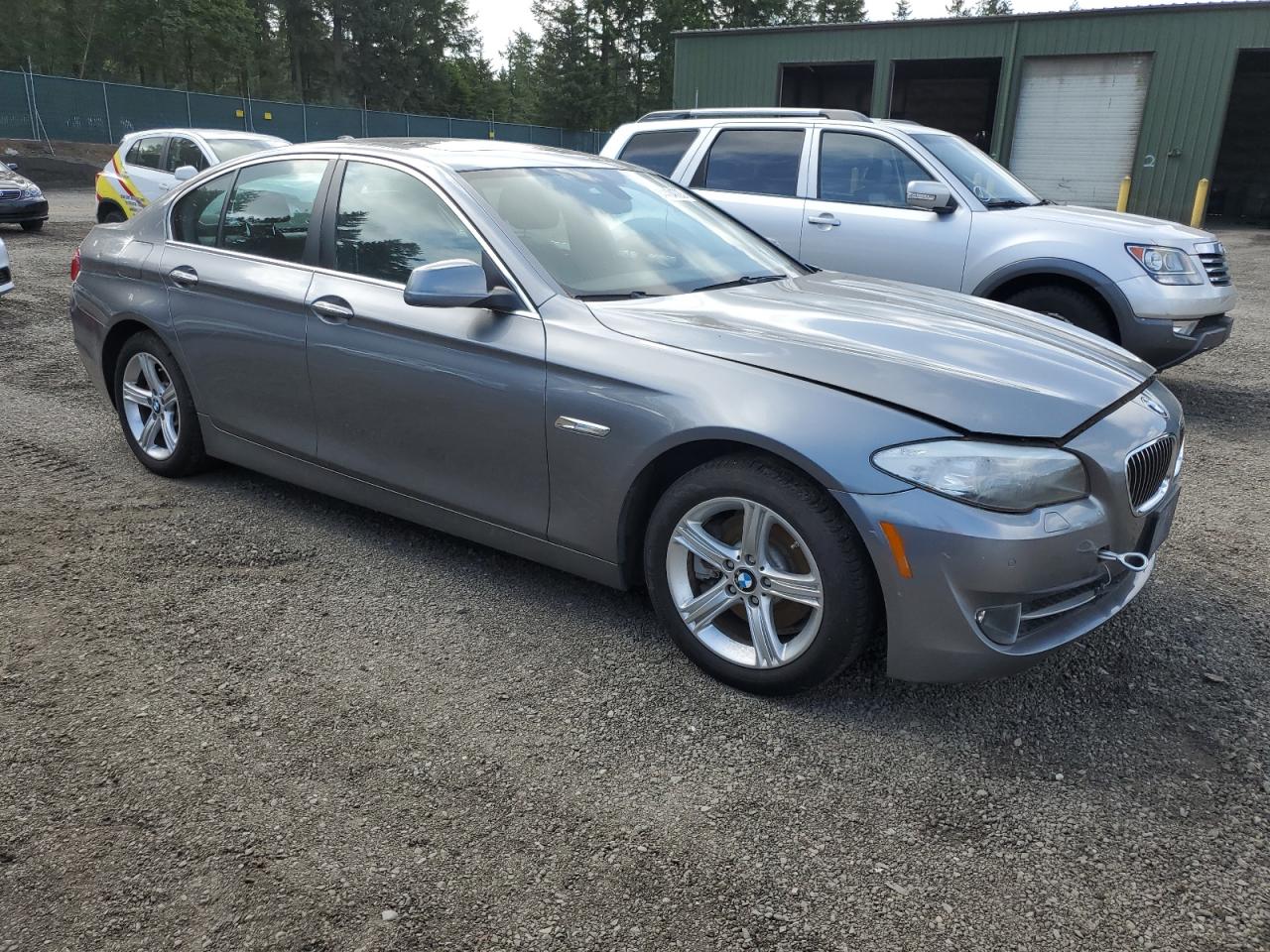 2013 BMW 528 I - WBAXG5C58DDY37783 — photo 4