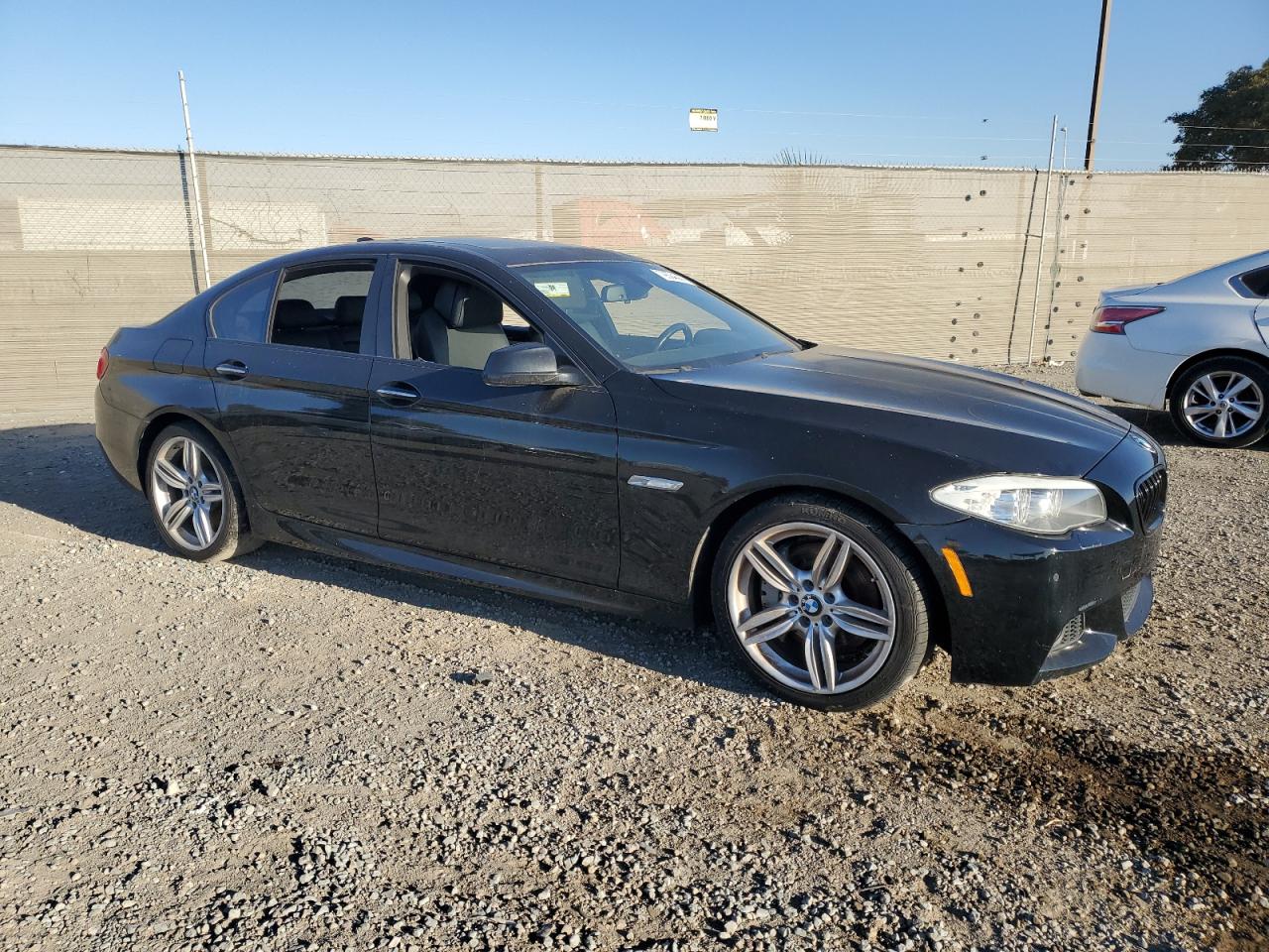 2013 BMW 550 I - WBAFR9C57DDX80960 — photo 4